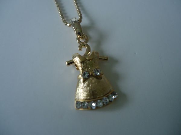 010BIJ - Corrente Vestidinho no Cabide Dourado com Strass