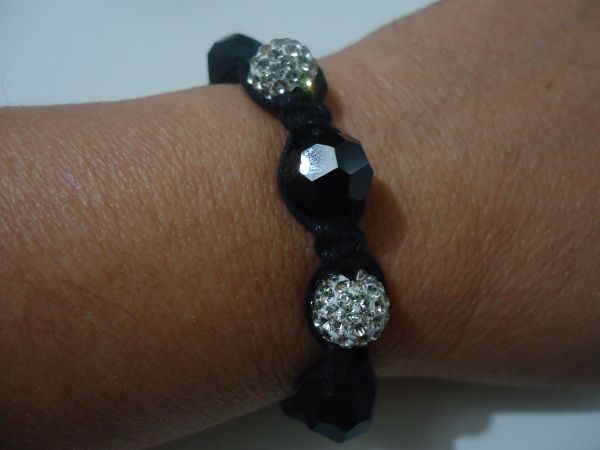 032BIJ - Pulseira de Macramê com Missangas