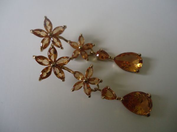 007BIJ - Brinco Flor com Pedra Marrom