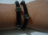 022BIJ - Pulseira de Tirinha Preta e Pedra Cinza
