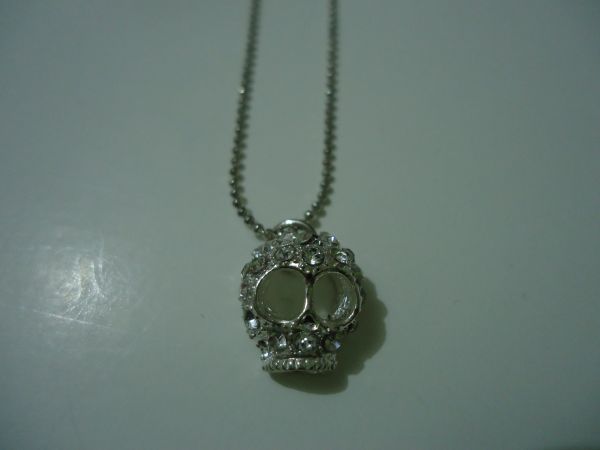 021BIJ - Corrente Caveirinha Prateada com Strass