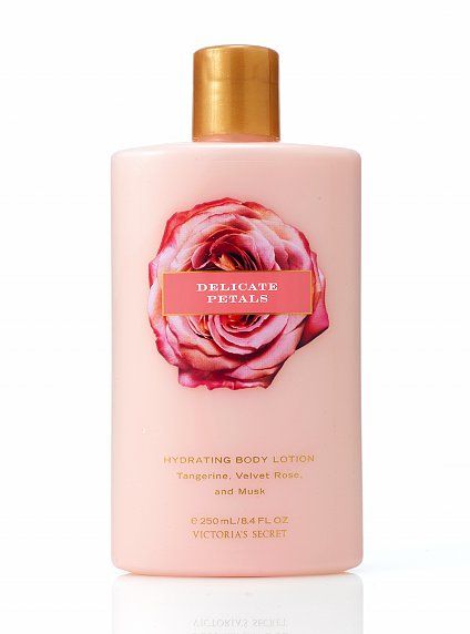 004VIC - Victoria's Secret Delicate Petals