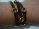 023BIJ - Pulseira Dourada de Tirinha e Pedra Marrom