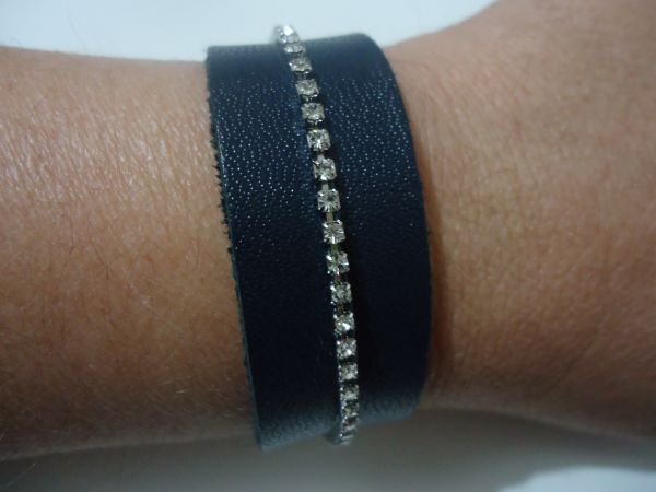027BIJ - Pulseira de Couro Azul Marinho com Strass